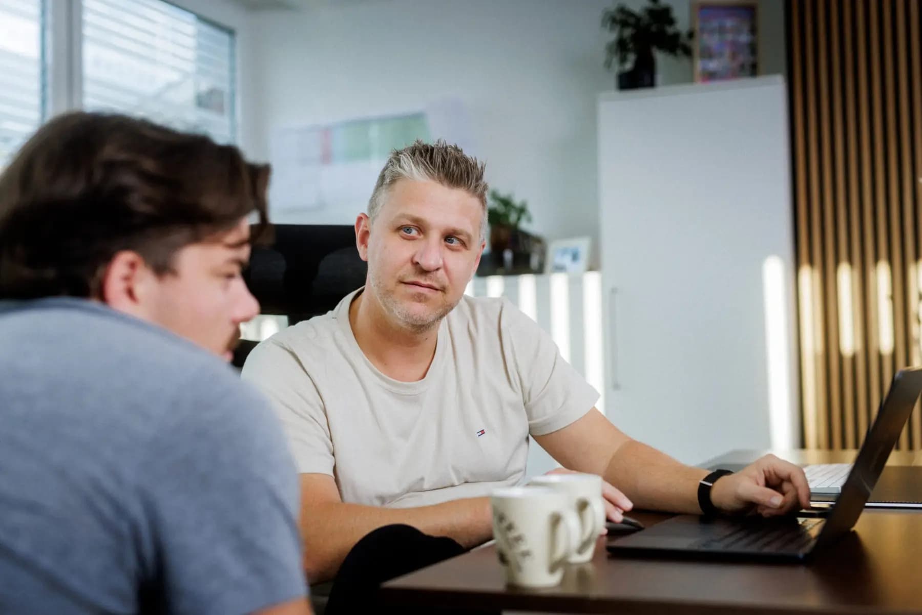 Torsten Kotzan Finanzierungen berät Kunden bei der Aufnahme eines Privatkredits