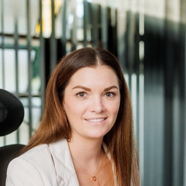 Sarah Kotzan, Organisation und Gestaltung