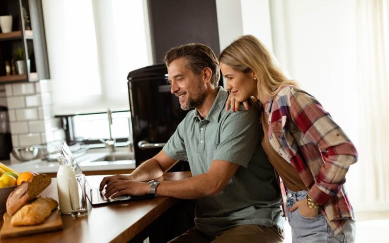 cheerful-couple-enjoys-a-light-hearted-moment-in-t-2025-02-22-18-42-38-utc_1024x683